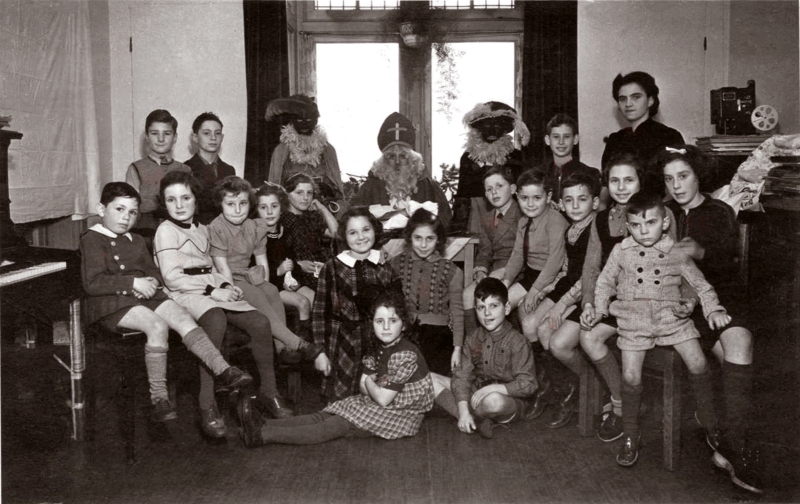 Het joodse klasje van juffrouw Anna de Liever, met kinderen uit Baarn, Soest en Soesterberg (eind 1941).